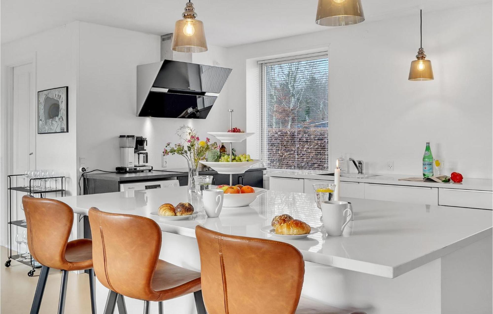 Gorgeous Home In Sunds With Kitchen Ngoại thất bức ảnh