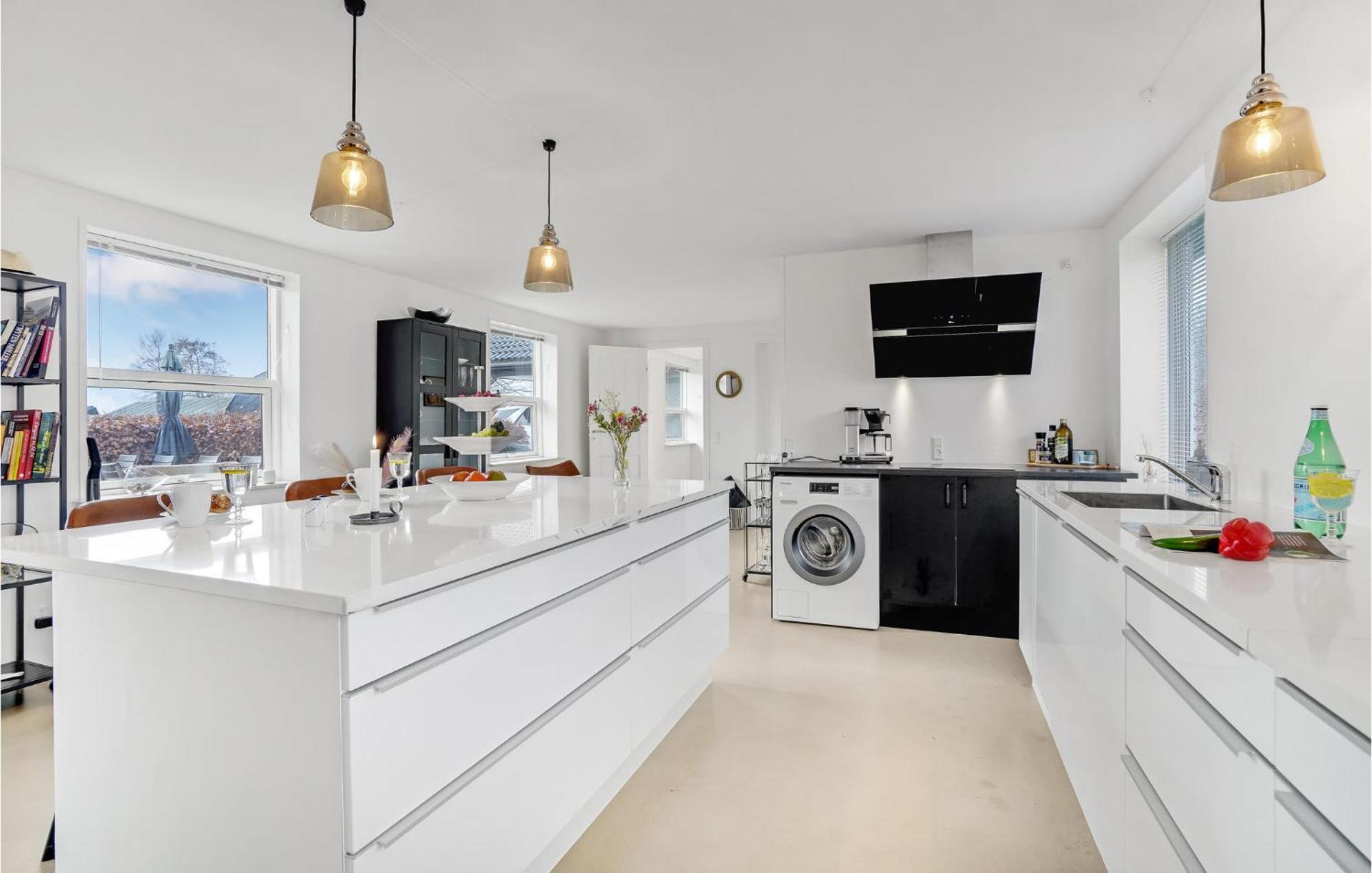Gorgeous Home In Sunds With Kitchen Ngoại thất bức ảnh